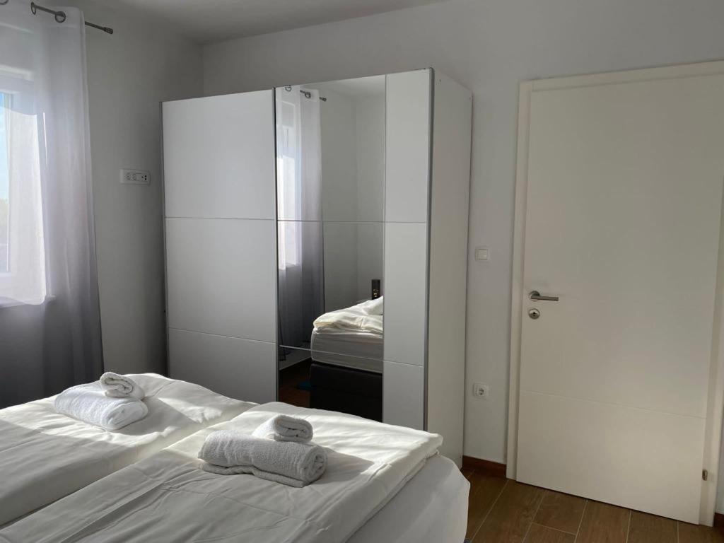 Adria-Appartment-Island-Vir #Sea #Beach #Wifi #Privateparking #Netflix Eksteriør billede