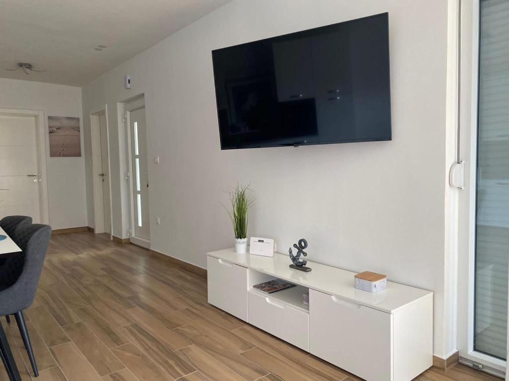Adria-Appartment-Island-Vir #Sea #Beach #Wifi #Privateparking #Netflix Eksteriør billede